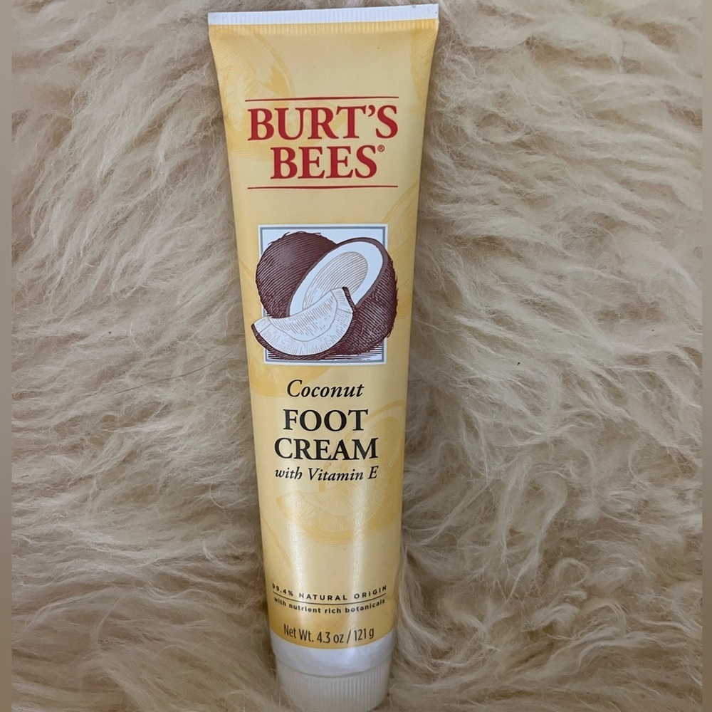 NWT Burt’s Bees Coconut Foot Cream with Vitamin E